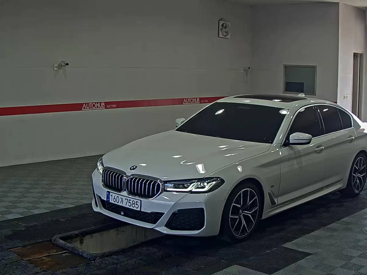 BMW 5 SERIES 2023