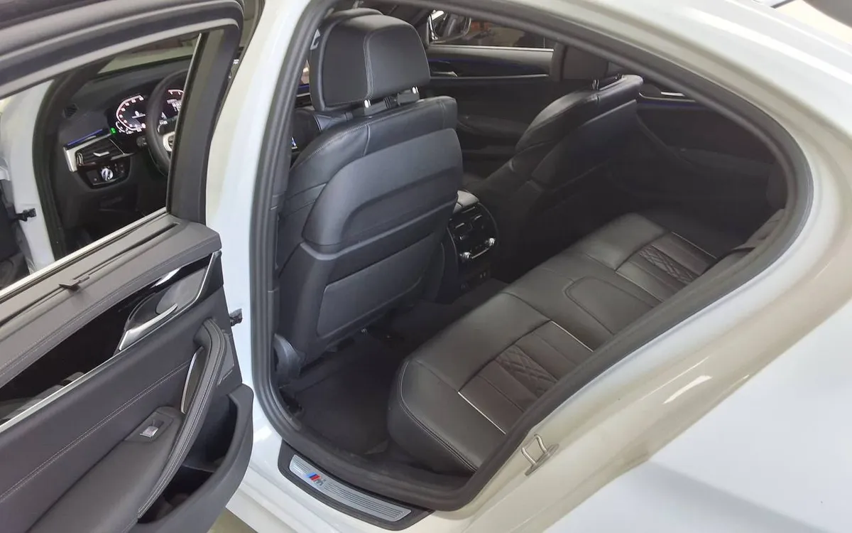 BMW 5 SERIES 2023