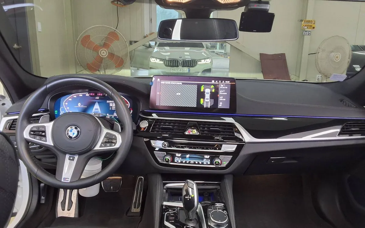 BMW 5 SERIES 2023