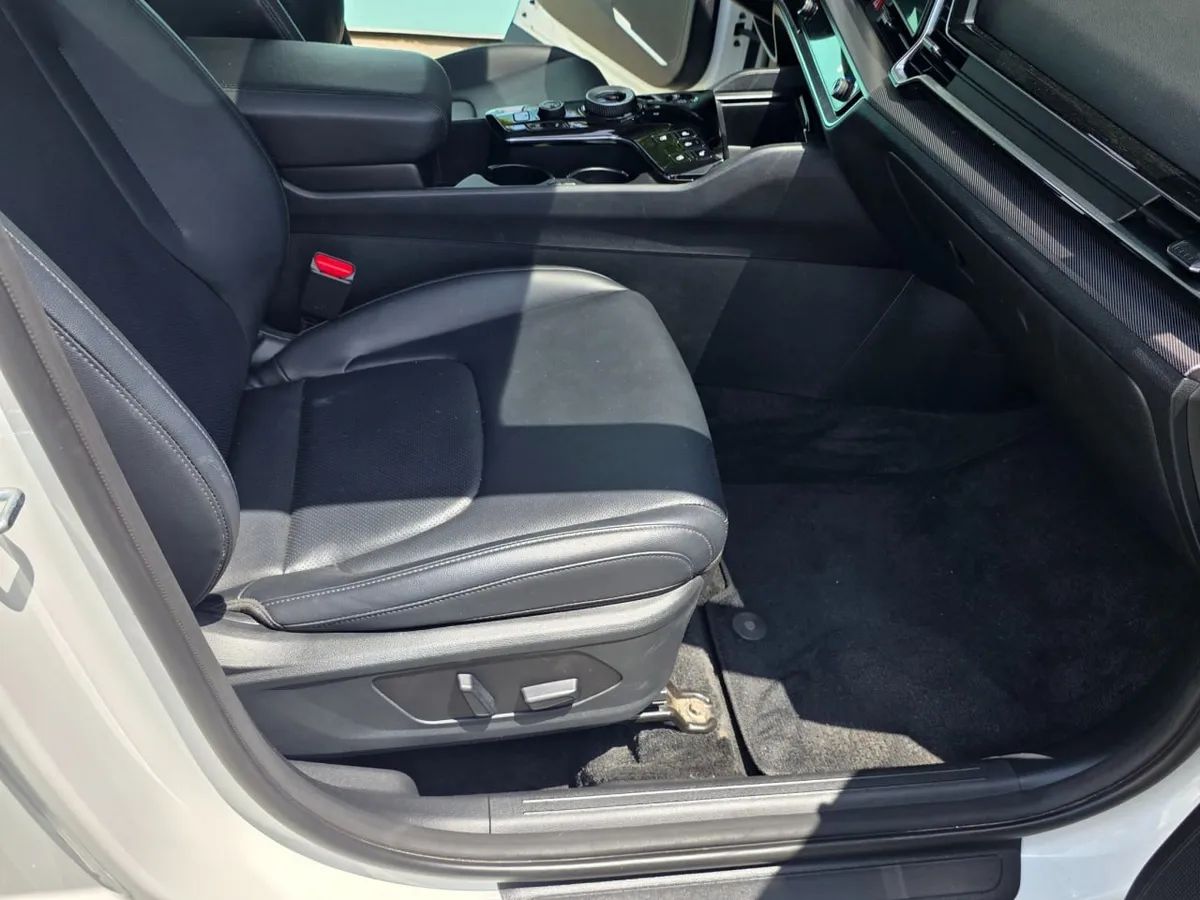 KIA SPORTAGE ПАНОРАМА ЦИФРОВАЯ ПРИБОРНАЯ ПАНЕЛЬ ПОДОГРЕВЫ ПАМЯТЬ СИДЕНИЙ ВЕНТИЛЯЦИЯ АДАПТИВНЫЙ КРУИЗ LED-ОПТИКА 2023