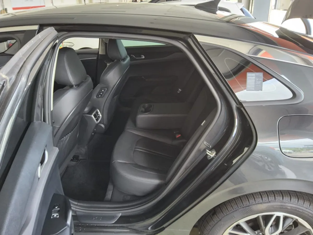 KIA K5 2023