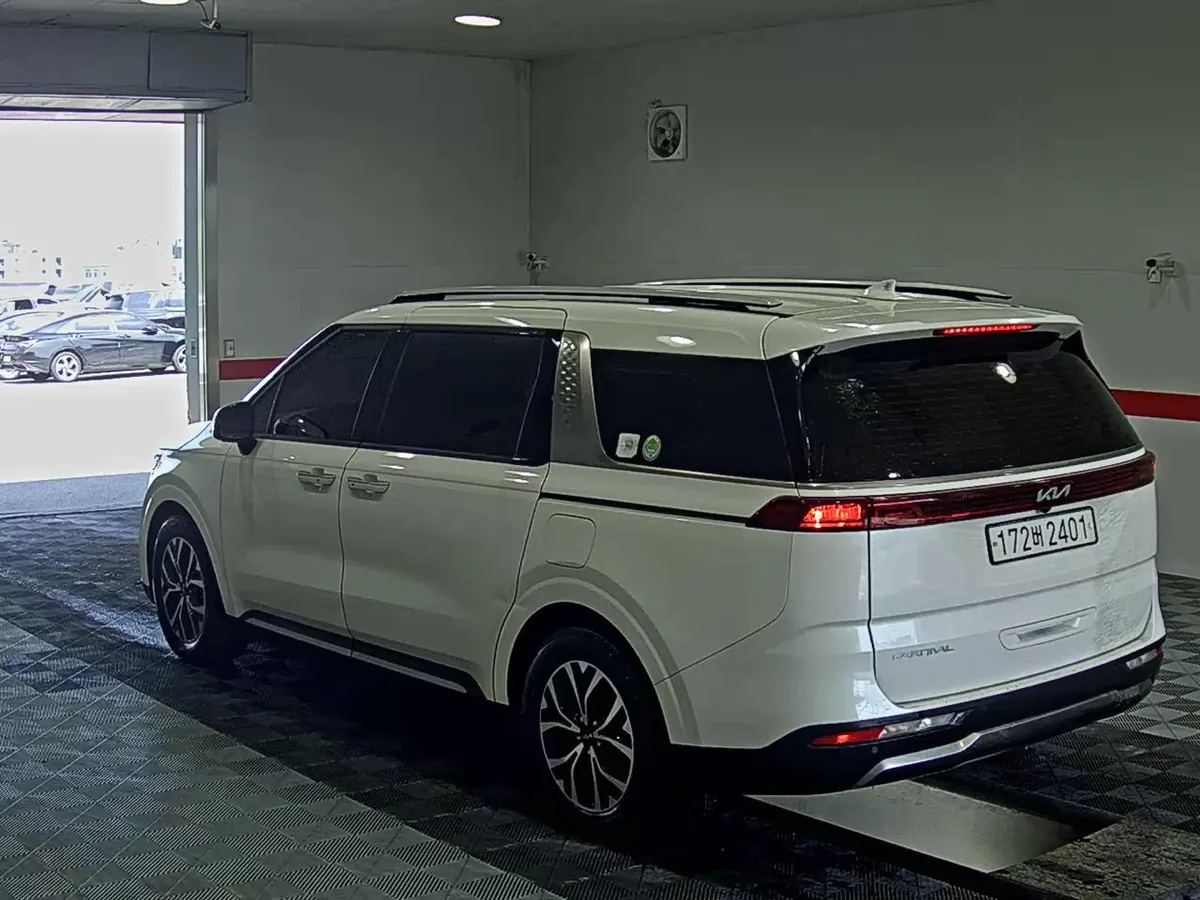 KIA CARNIVAL 9 2022