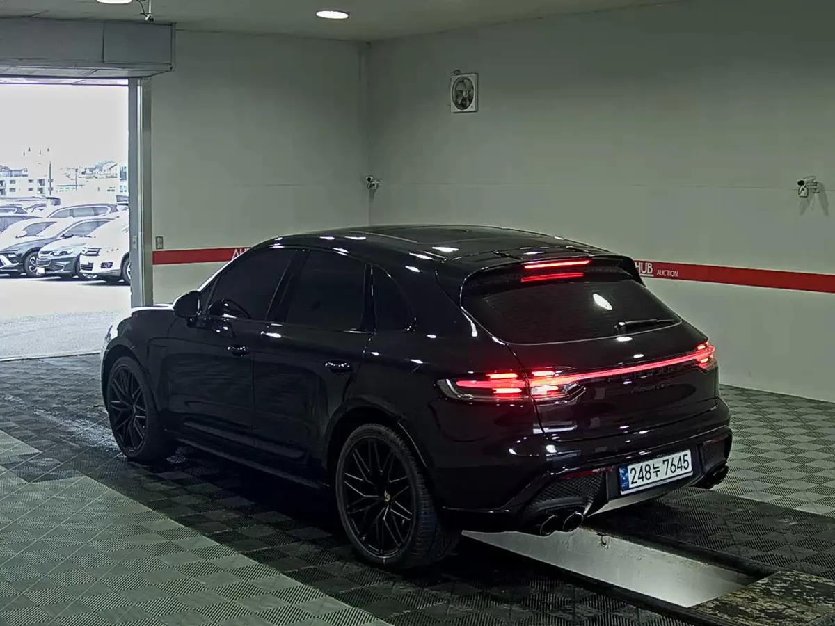 PORSCHE MACAN 2023