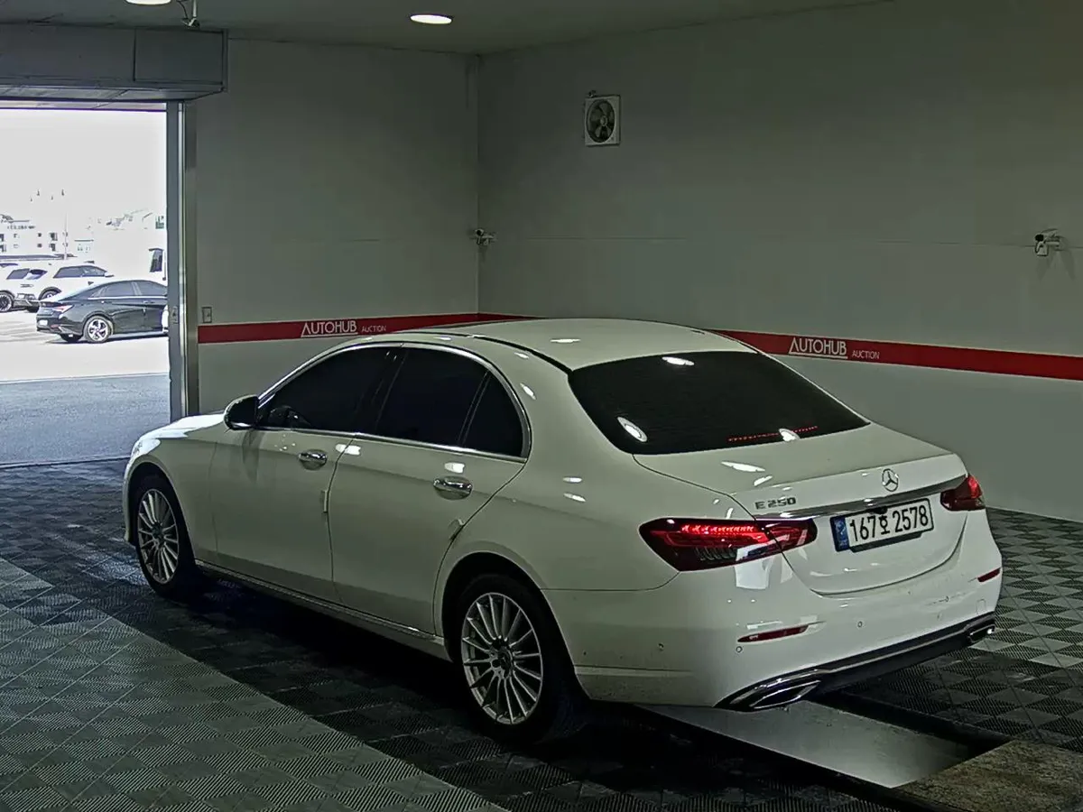 MERCEDES-BENZ E-CLASS 2022