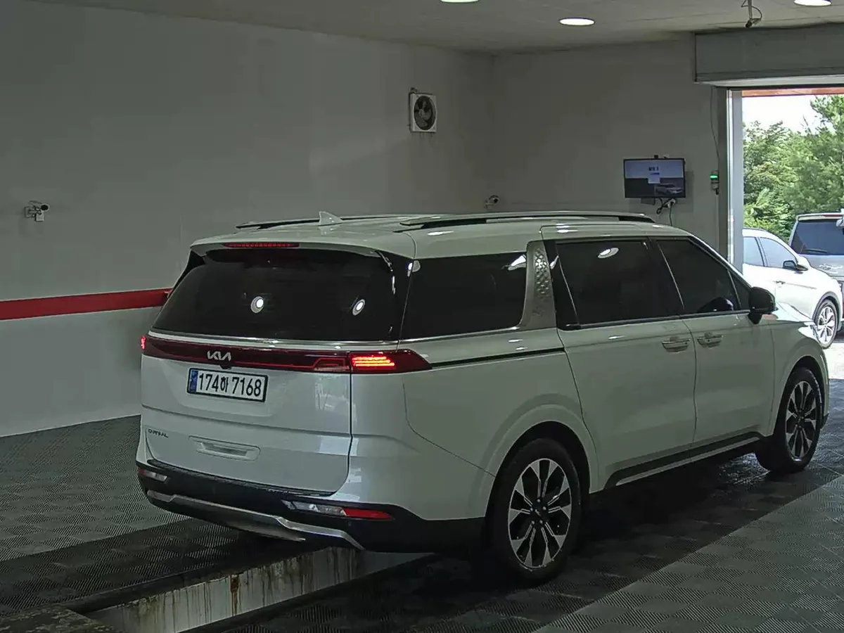 KIA CARNIVAL 2023