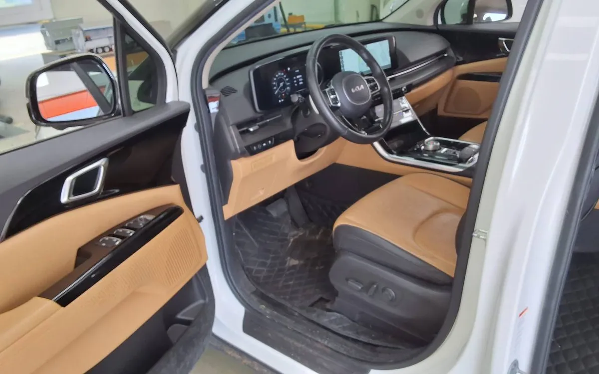 KIA CARNIVAL 2023