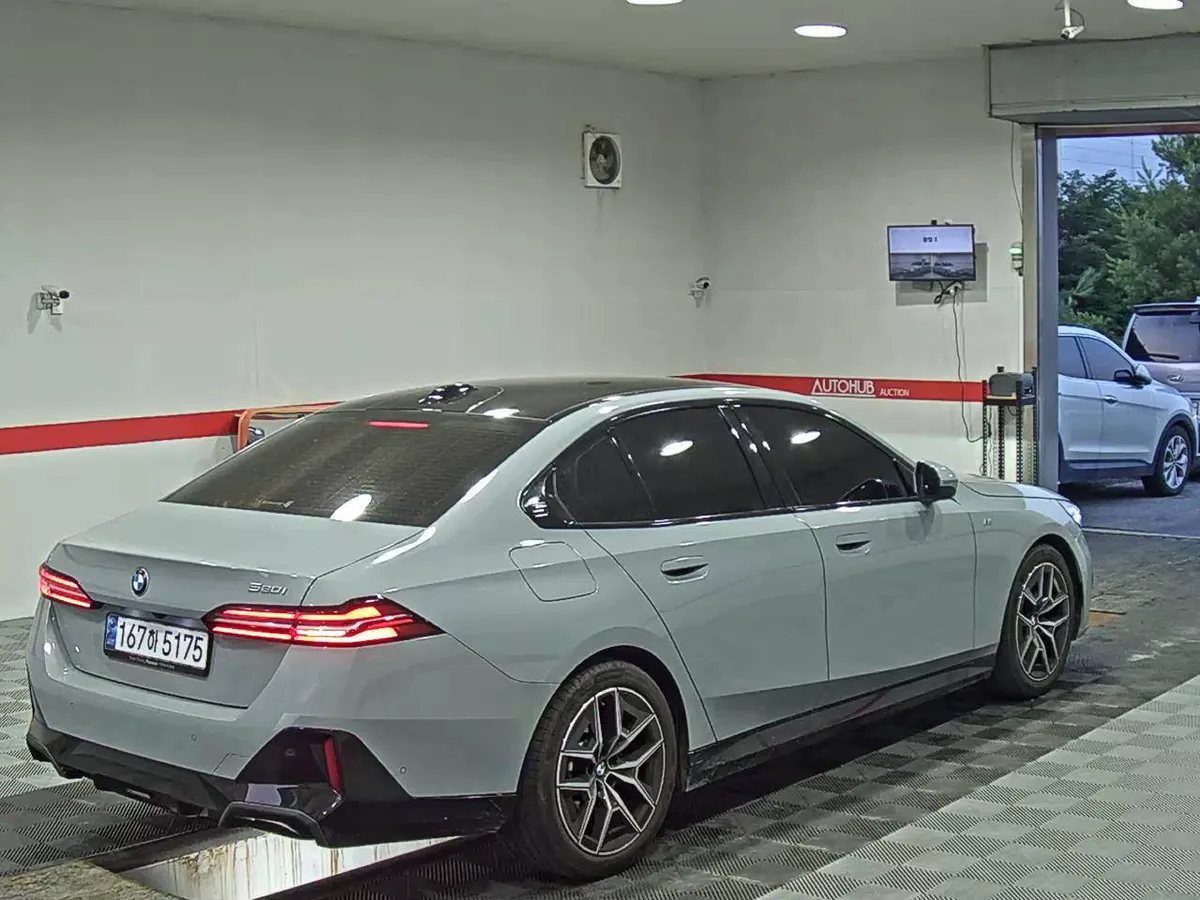 BMW 5 SERIES 520I M 2024