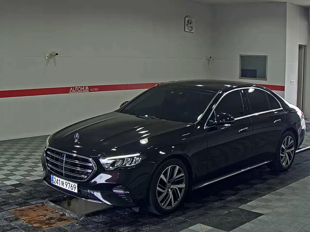 MERCEDES-BENZ E220D 4MATIC EXCLUSIVE 2024
