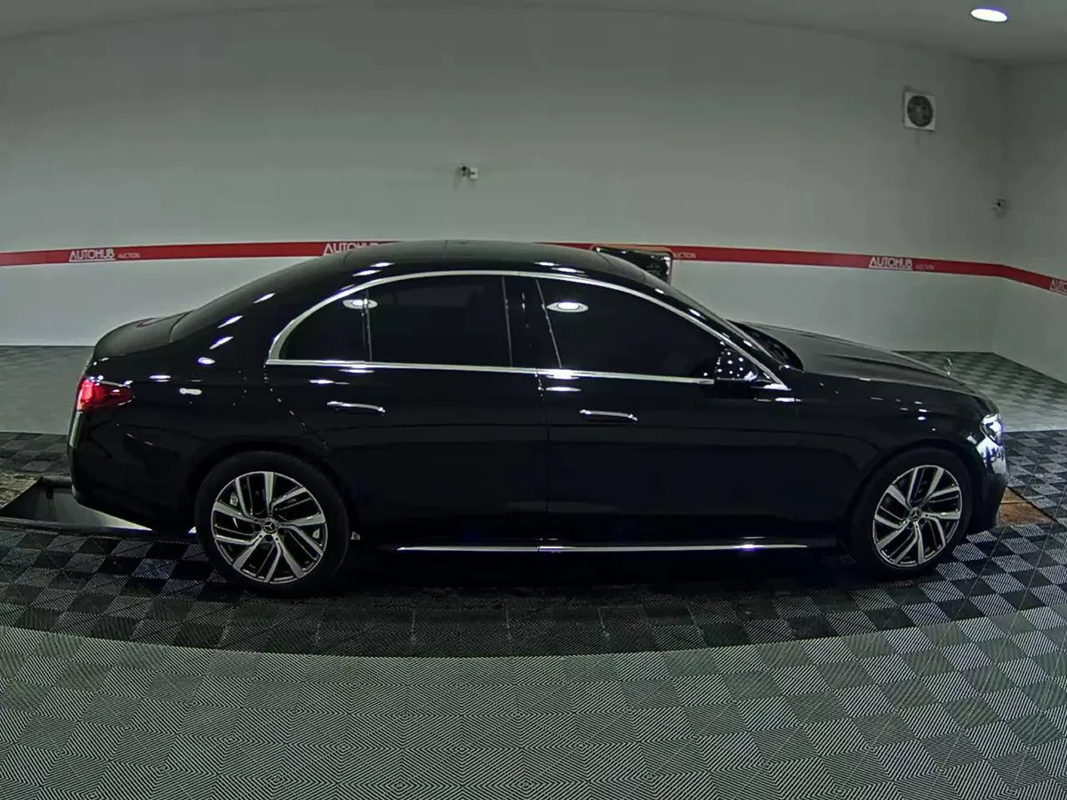MERCEDES-BENZ E220D 4MATIC EXCLUSIVE 2024