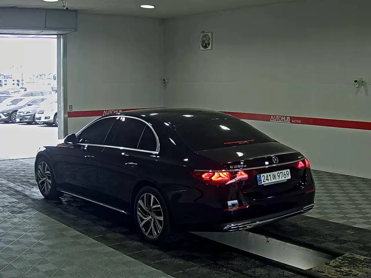 MERCEDES-BENZ E220D 4MATIC EXCLUSIVE 2024