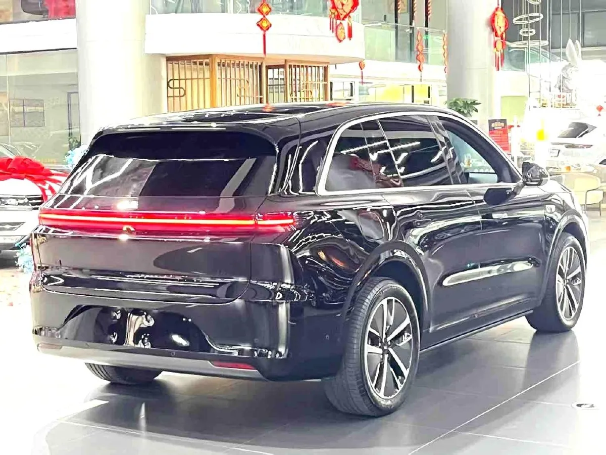 LI AUTO L6 PRO 2024