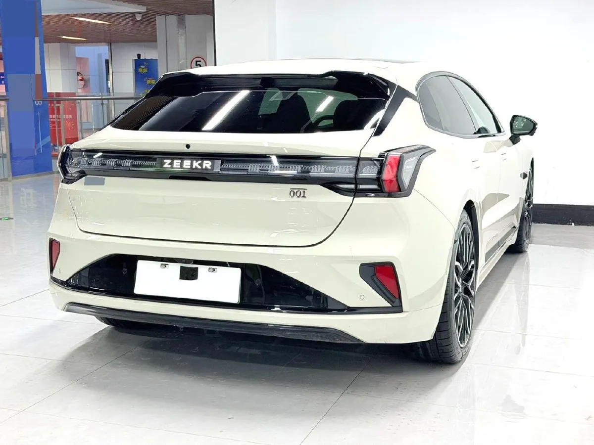 ZEEKR 001 100KWH YOU 2025