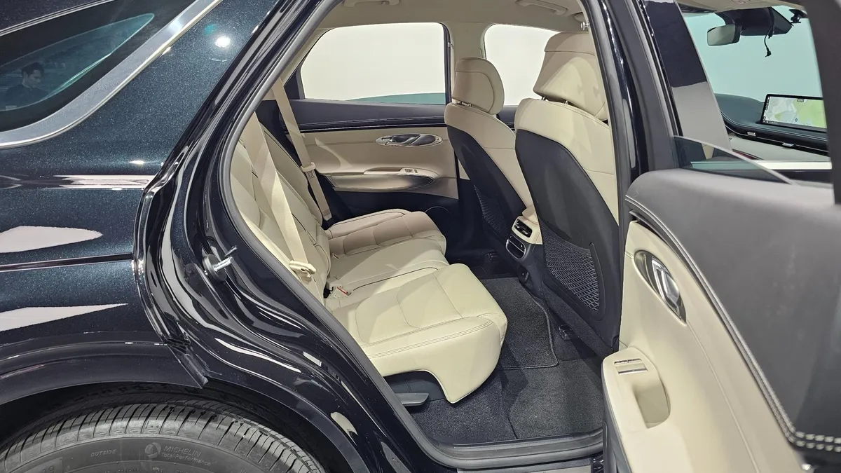 GENESIS GV70 2022