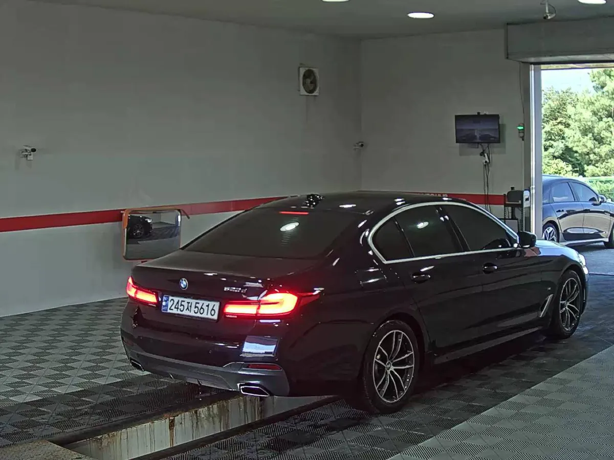 BMW 5 SERIES 2021