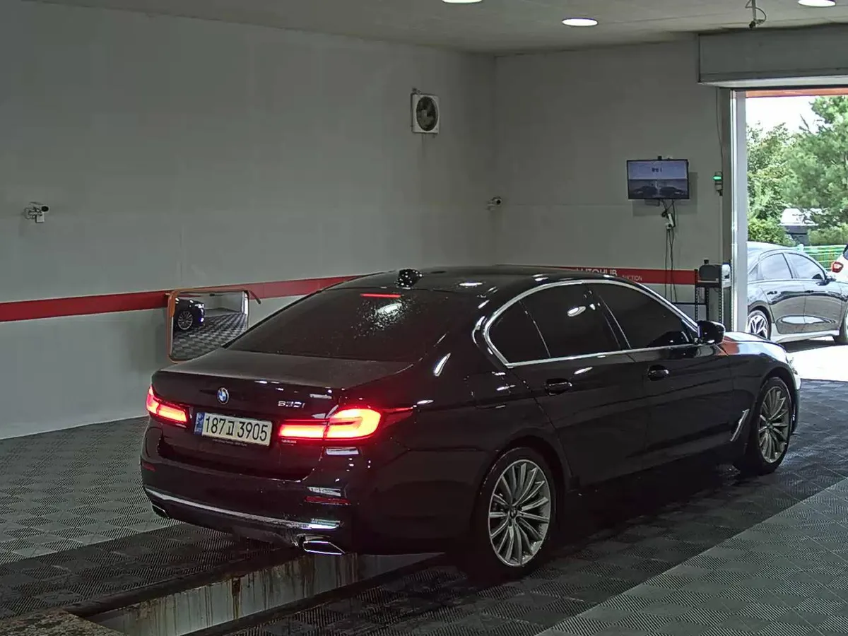 BMW 5 SERIES 2023