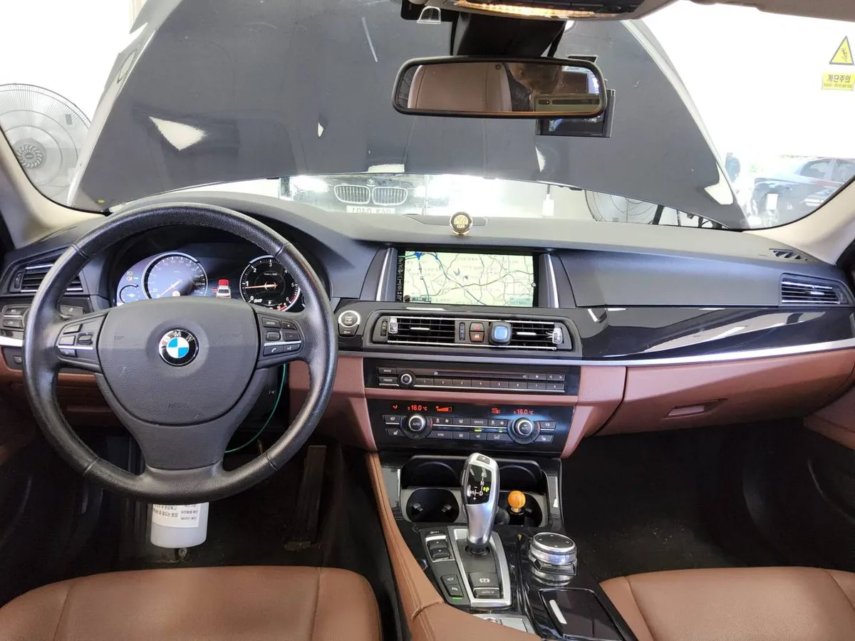 BMW 5- 2016