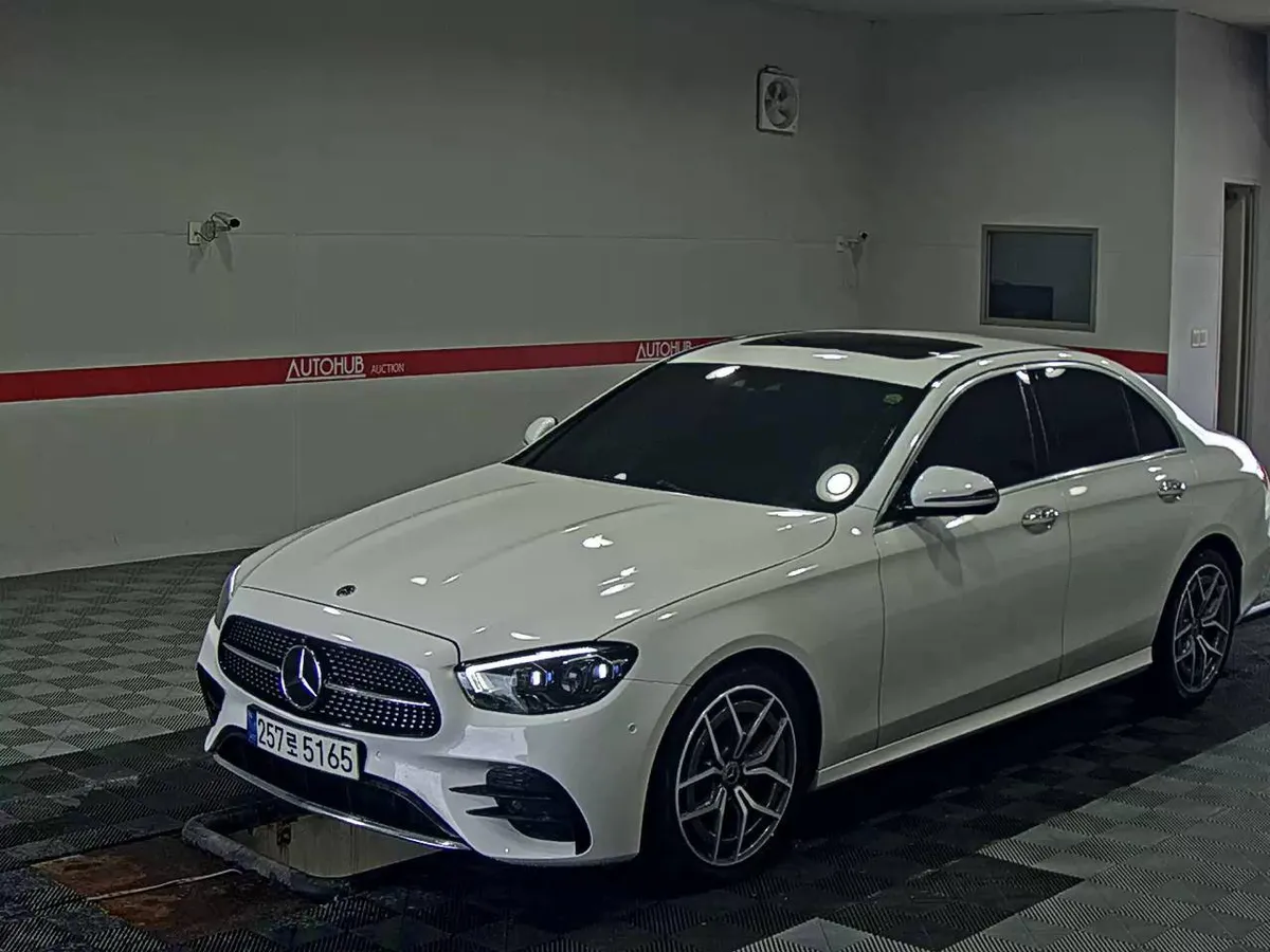 MERCEDES-BENZ E- 2021