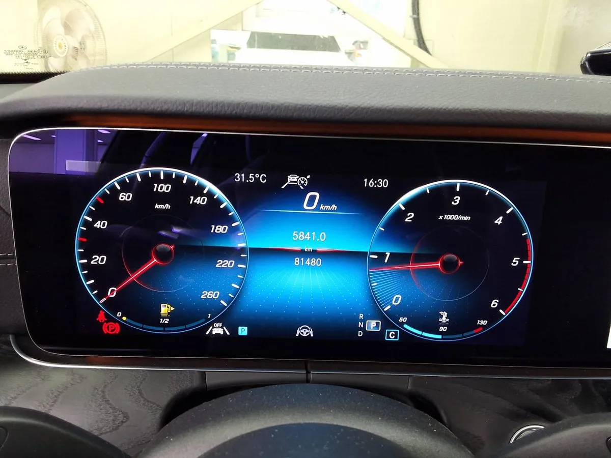 MERCEDES-BENZ E- 2021