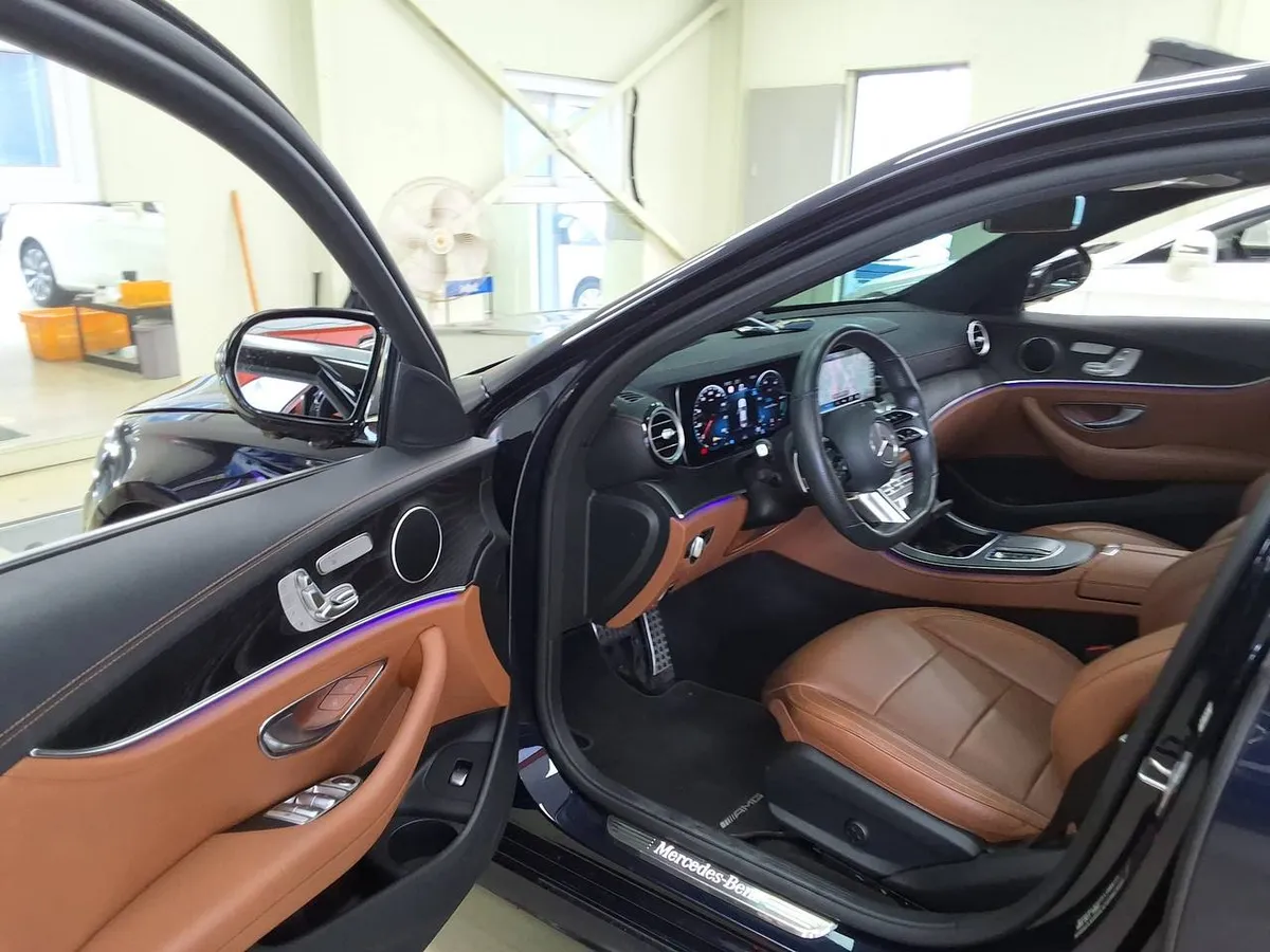 MERCEDES-BENZ E- 2021