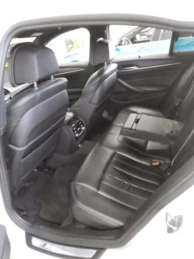 BMW 5- 2017