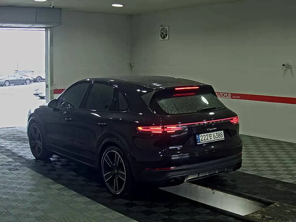 PORSCHE CAYENNE 2021