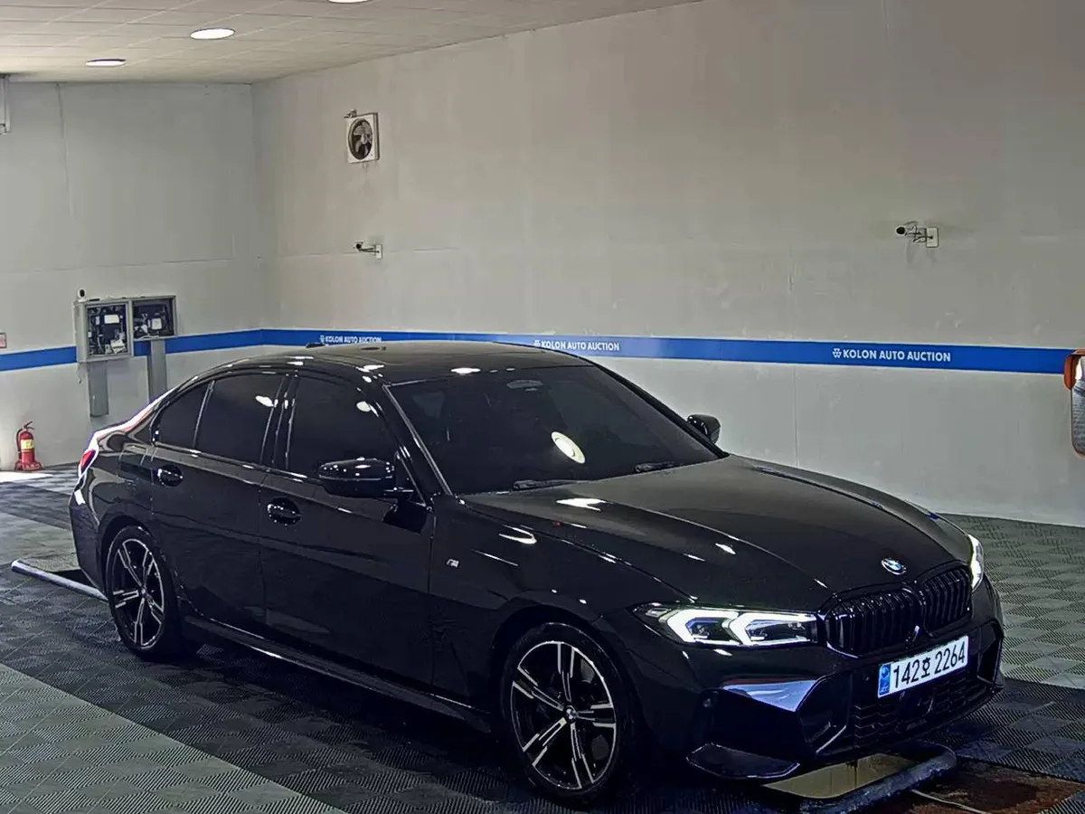 BMW 3- 2023