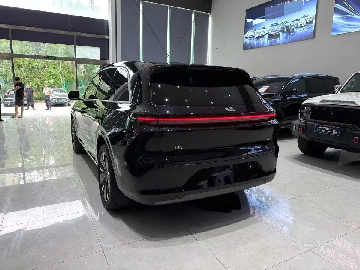 LI AUTO L6 PRO 2025