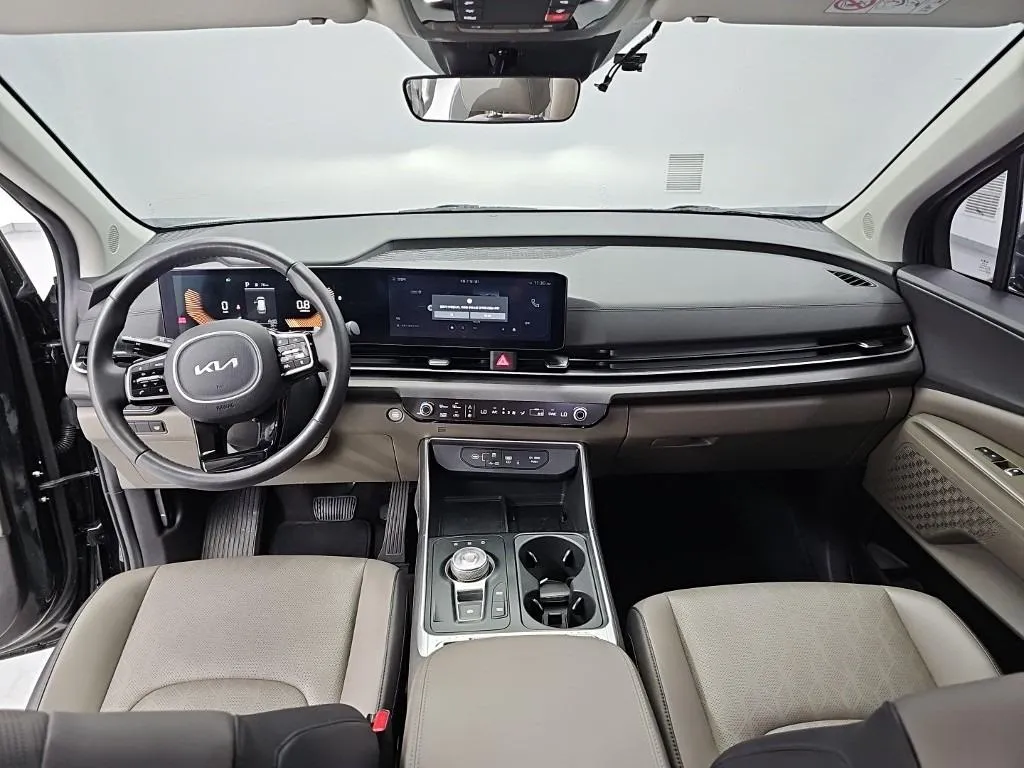 KIA CARNIVAL PRESTIGE 2024