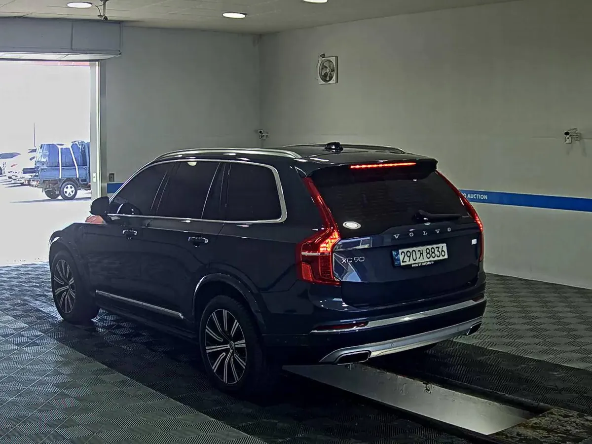 VOLVO XC90 2021