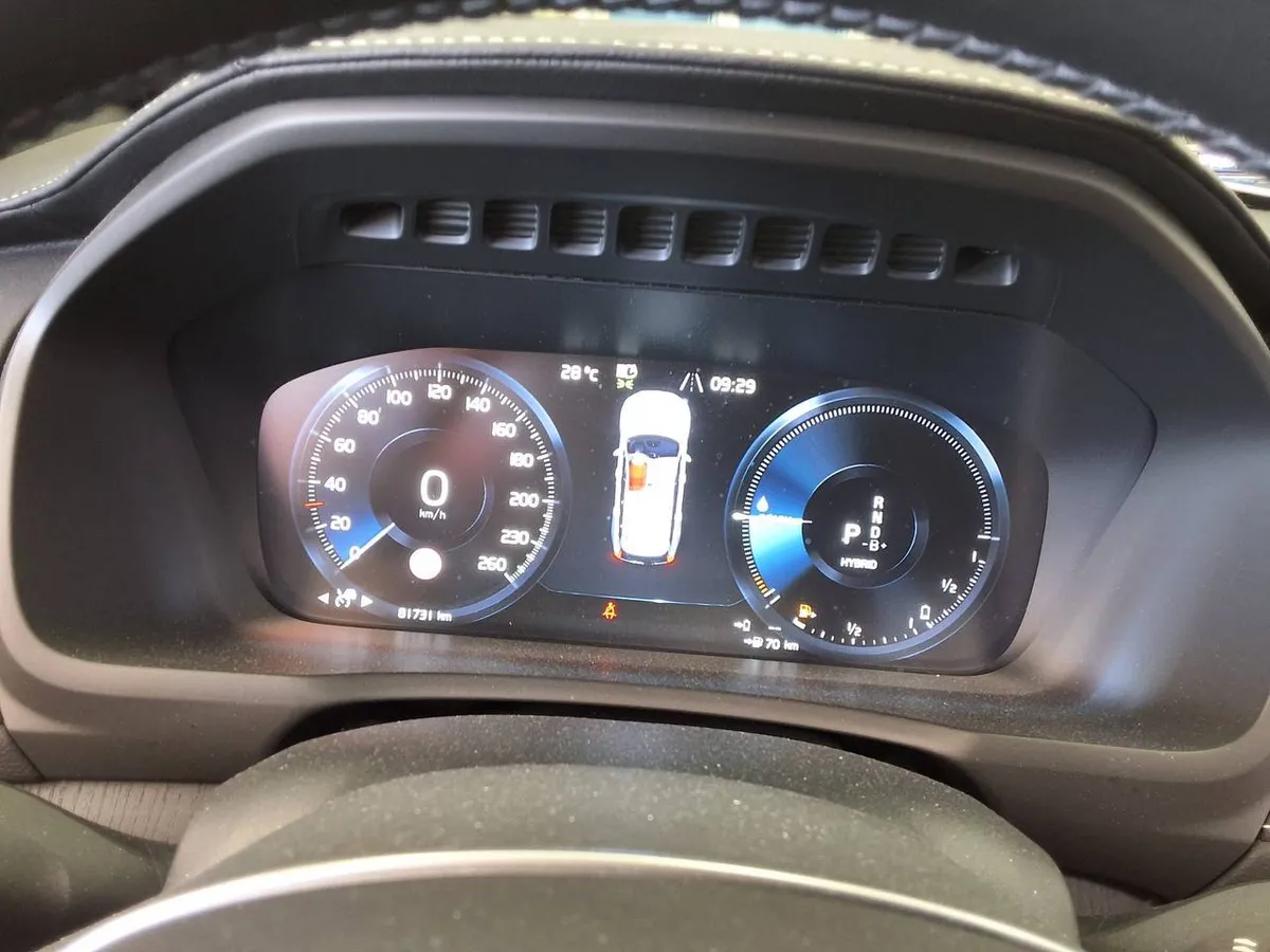 VOLVO XC90 2021