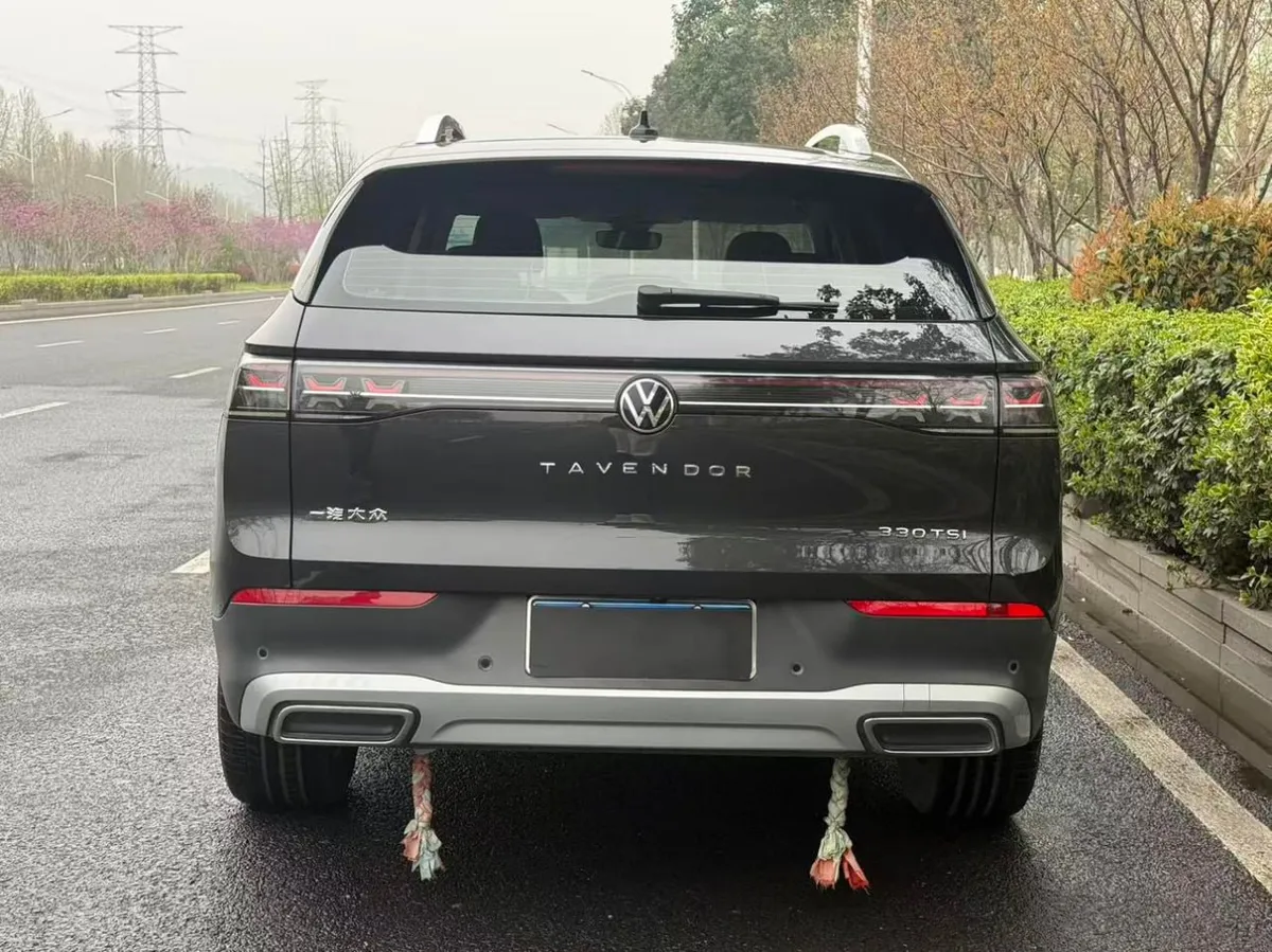 VOLKSWAGEN TAVENDOR ПАНОРАМНАЯ КРЫША ЦИФРОВАЯ ПРИБОРНАЯ ПАНЕЛЬ АДАПТИВНЫЙ КРУИЗ ЭЛЕКТРОПРИВОД БАГАЖНИКА И МНОГИЕ ДРУГИЕ 2023