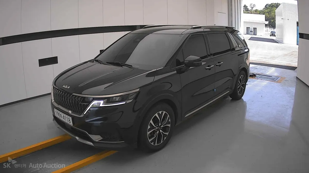KIA CARNIVAL NOBLESSE 2023
