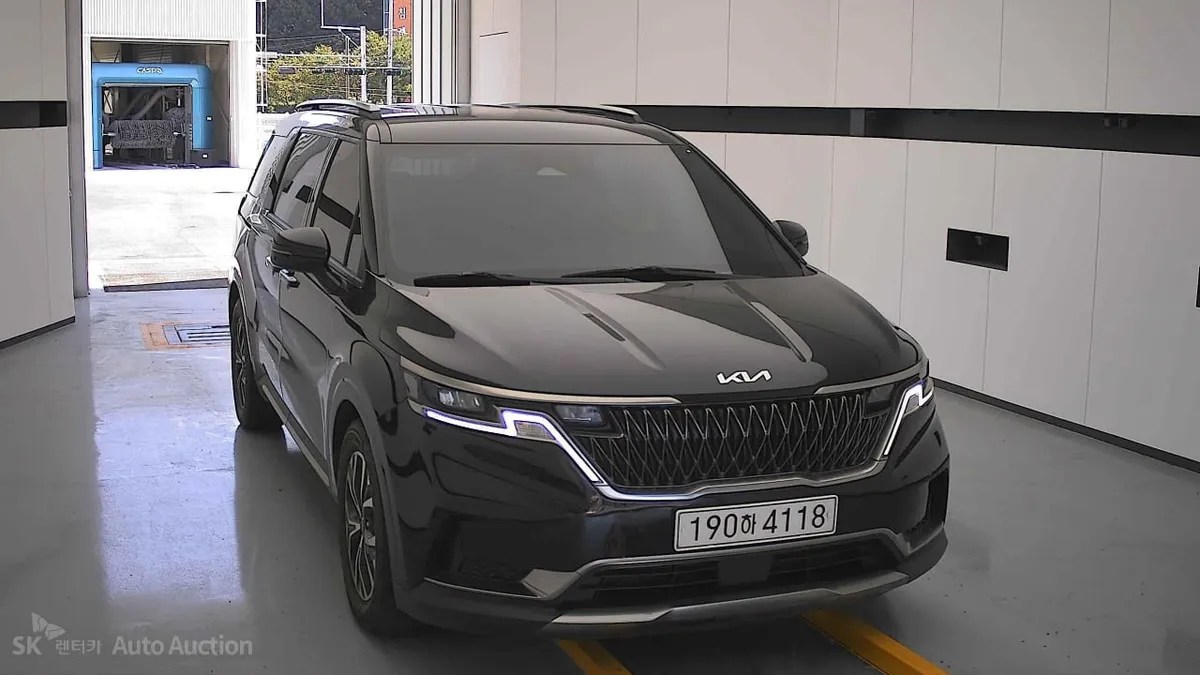 KIA CARNIVAL NOBLESSE 2023