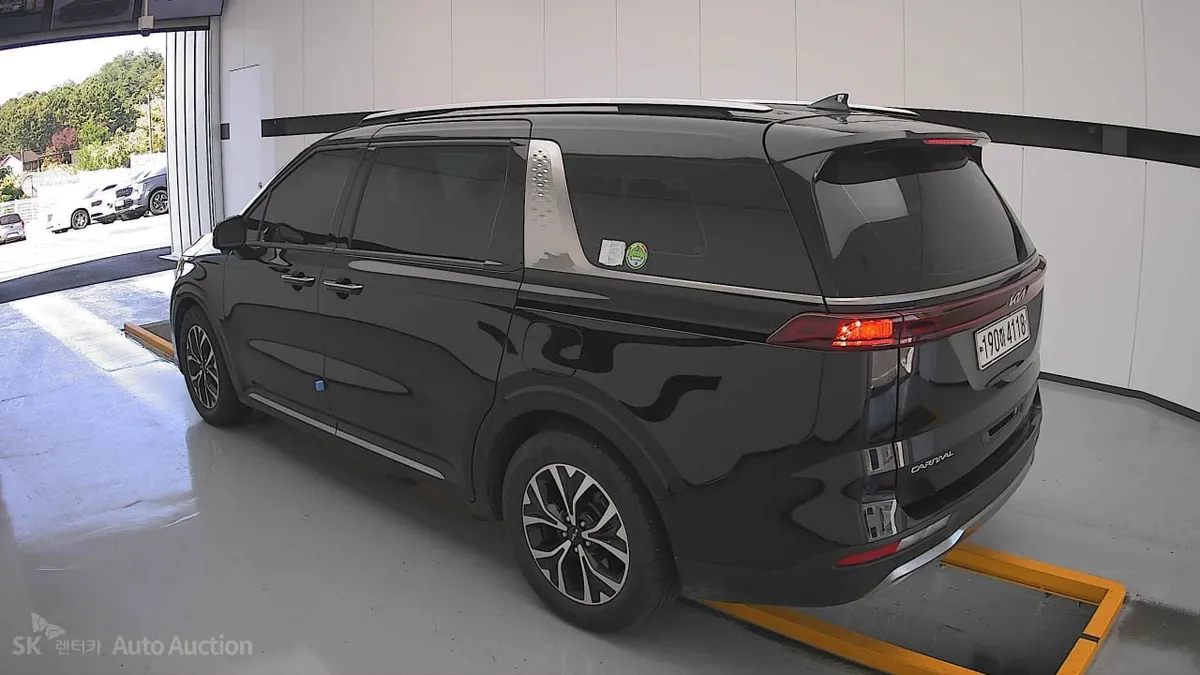 KIA CARNIVAL NOBLESSE 2023