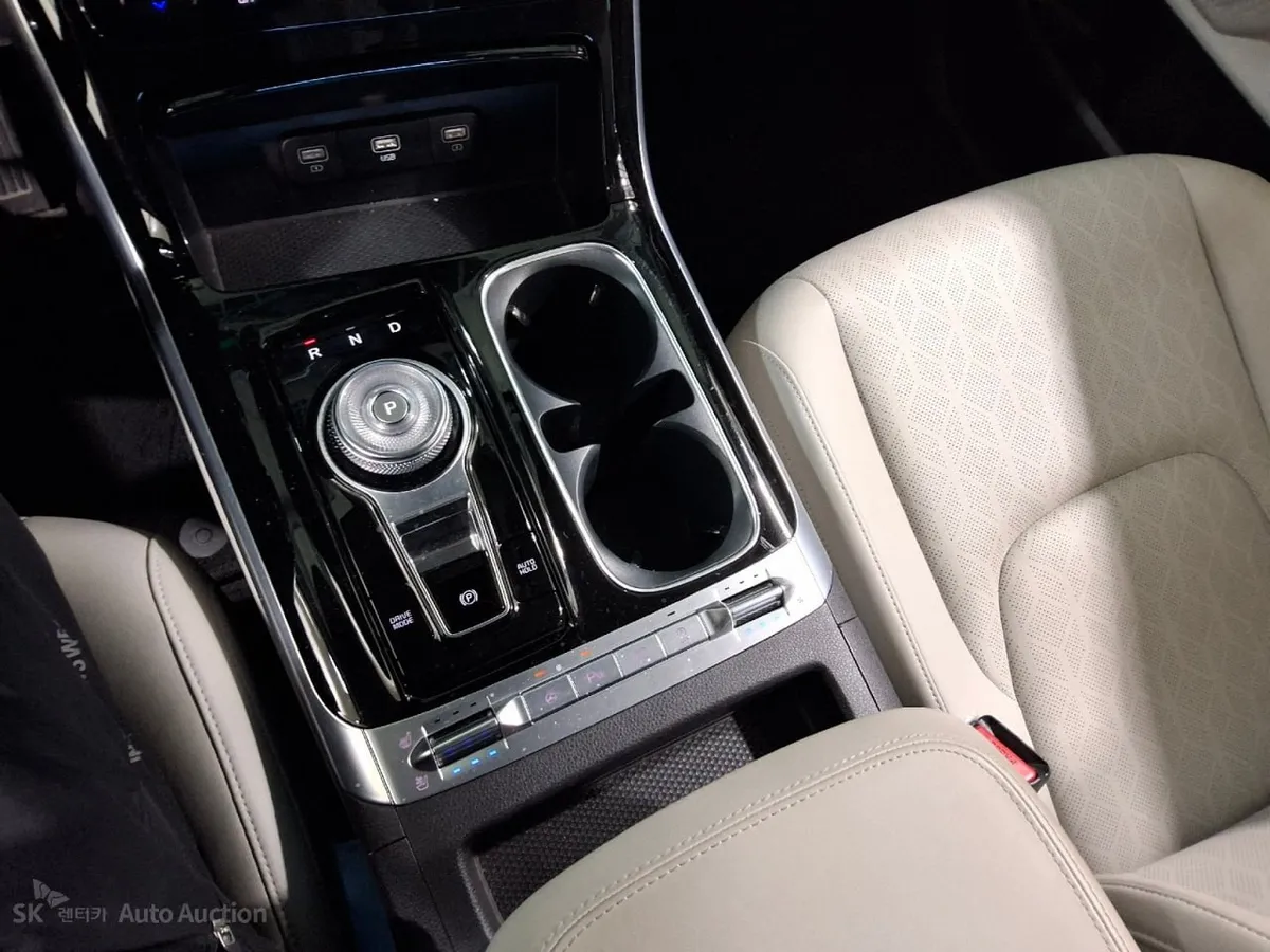 KIA CARNIVAL NOBLESSE 2023