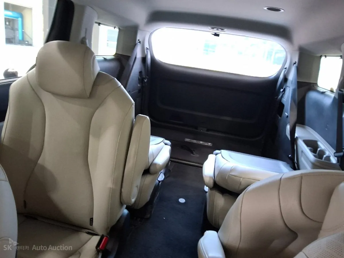 KIA CARNIVAL NOBLESSE 2023