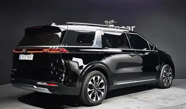 KIA CARNIVAL 4TH GENERATION 9-SEATER 2021