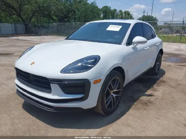 PORSCHE MACAN T 2023
