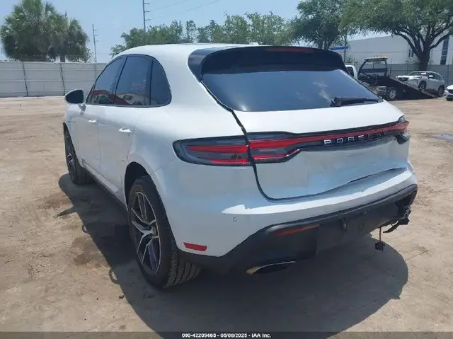 PORSCHE MACAN T 2023
