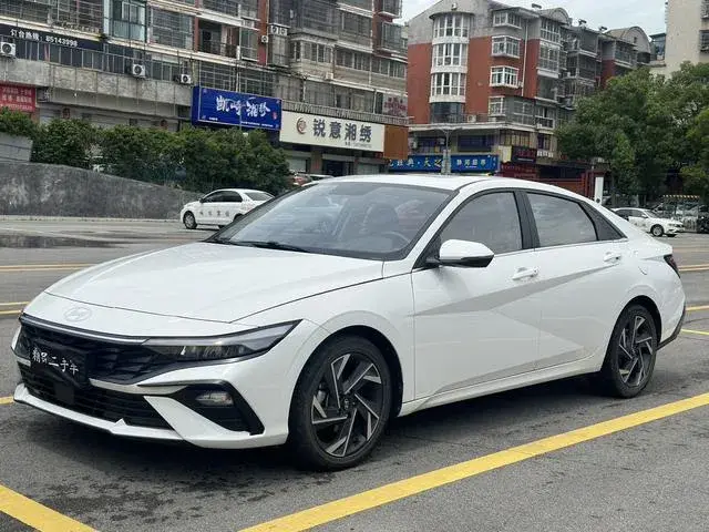 HYUNDAI ELANTRA 2023