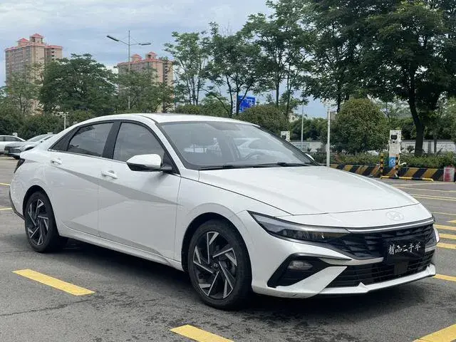 HYUNDAI ELANTRA 2023