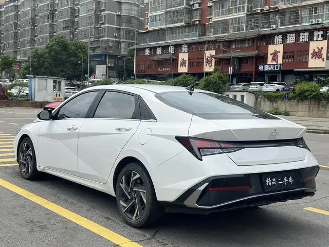 HYUNDAI ELANTRA 2023