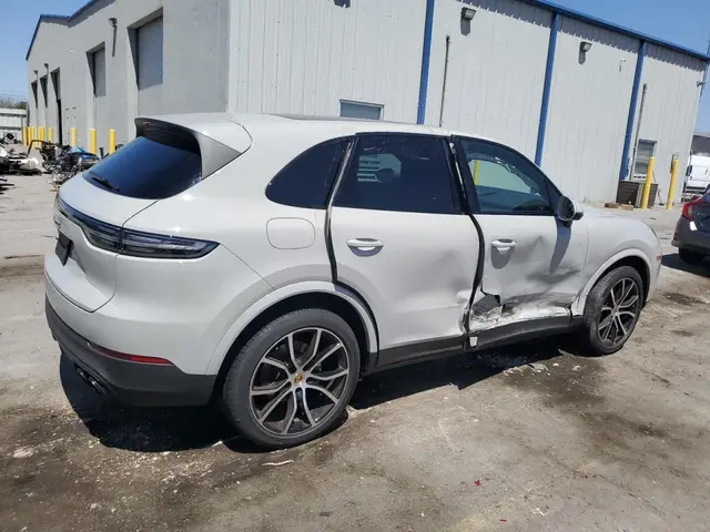 PORSCHE CAYENNE 2023