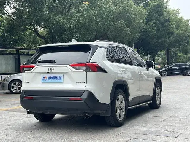 TOYOTA RAV4 2020