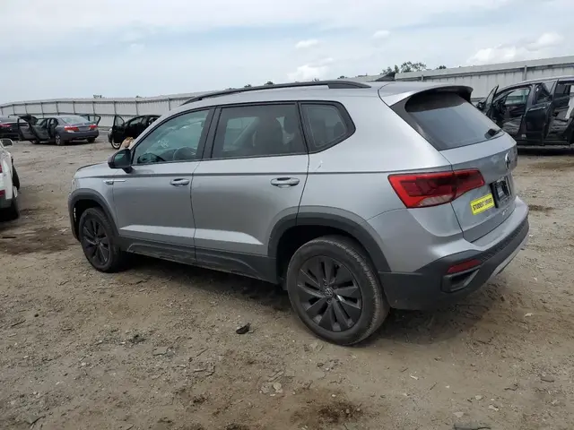 VOLKSWAGEN TAOS S 2022