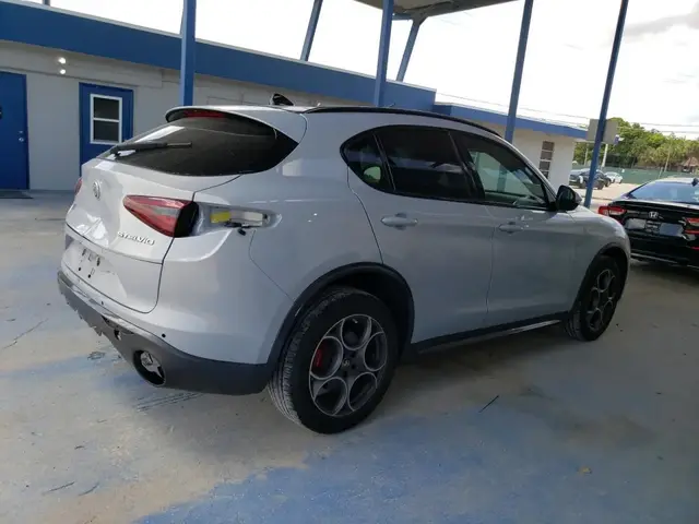 ALFA ROMEO STELVIO 2023