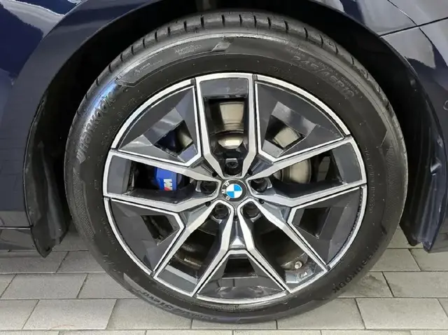 BMW 520I M-SPORT 2023
