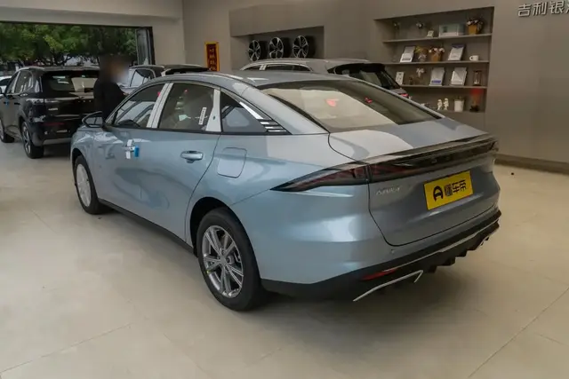 GEELY GALAXY L6 LONG-DISTANCE EDITION 2025