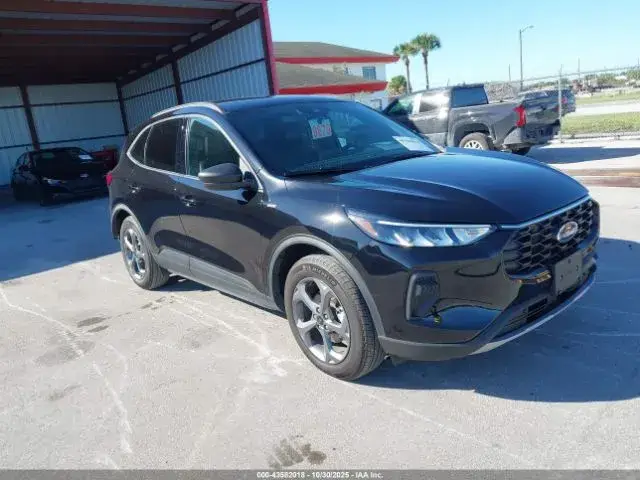 FORD ESCAPE ST-LINE 2025