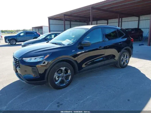 FORD ESCAPE ST-LINE 2025